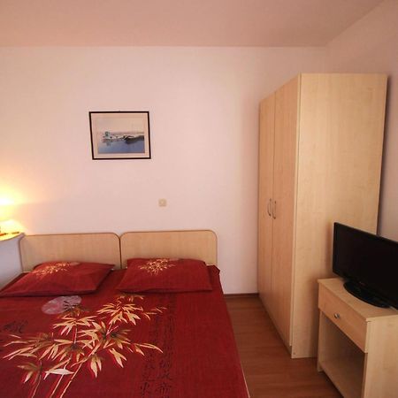 Apartments Ivka Omis Ruang foto