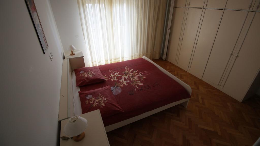 Apartments Ivka Omis Bagian luar foto