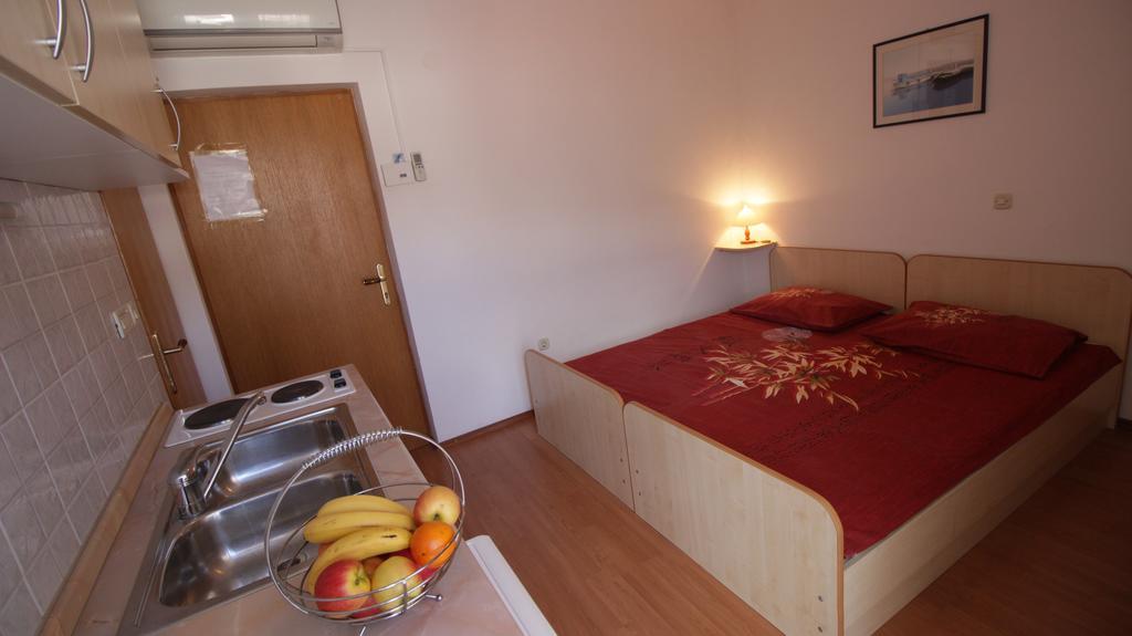 Apartments Ivka Omis Ruang foto