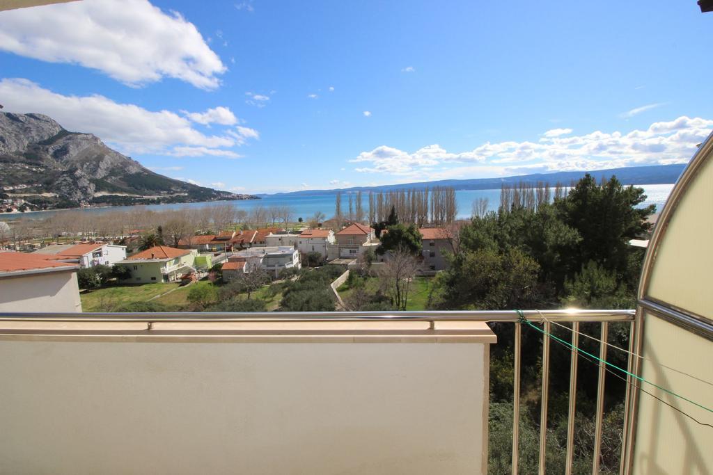 Apartments Ivka Omis Bagian luar foto