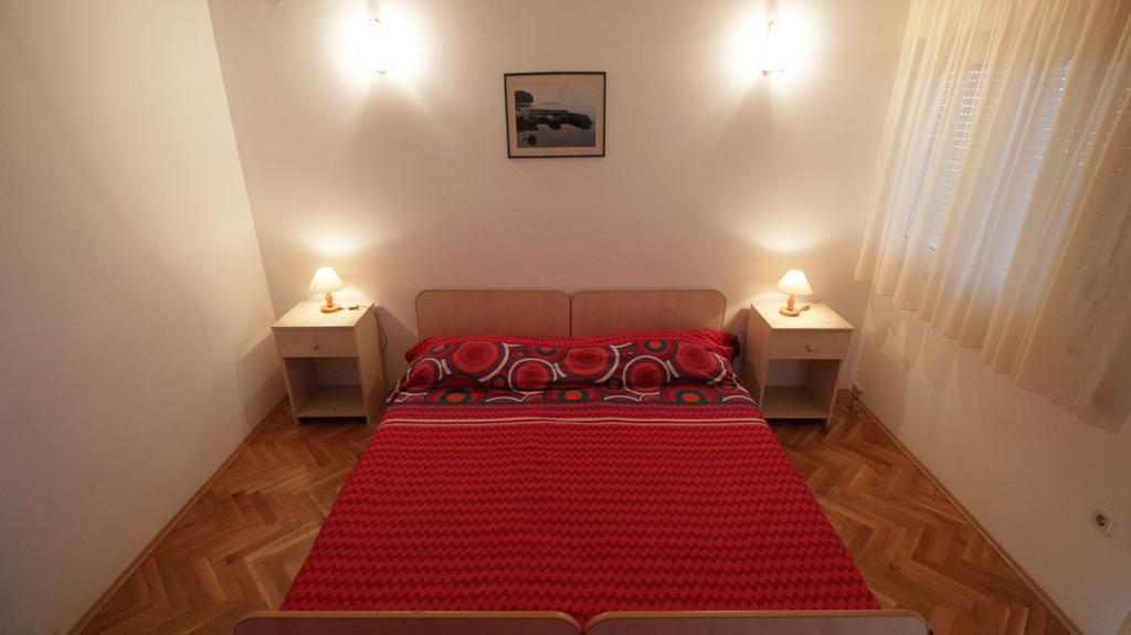Apartments Ivka Omis Bagian luar foto