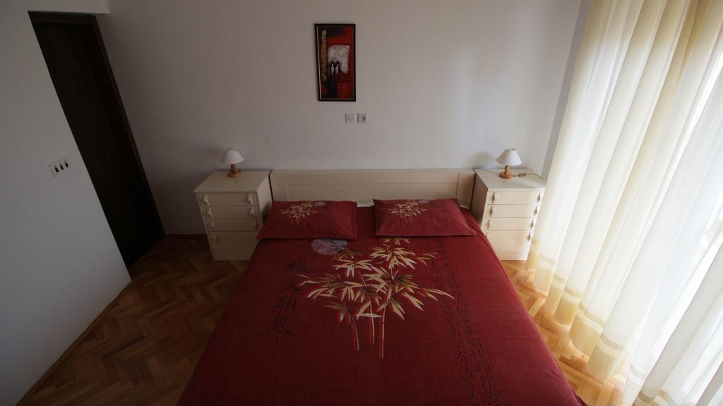 Apartments Ivka Omis Bagian luar foto