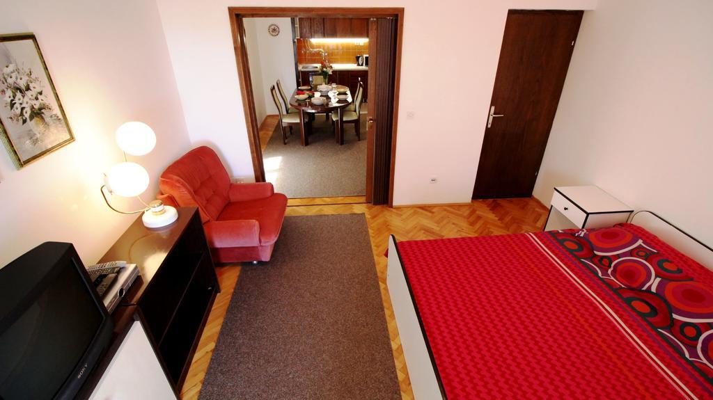 Apartments Ivka Omis Ruang foto